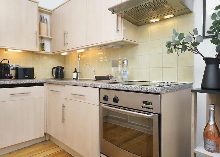 Best Location Oxford Str, Soho 2 Bedr, 3 Beds, 2 Bath